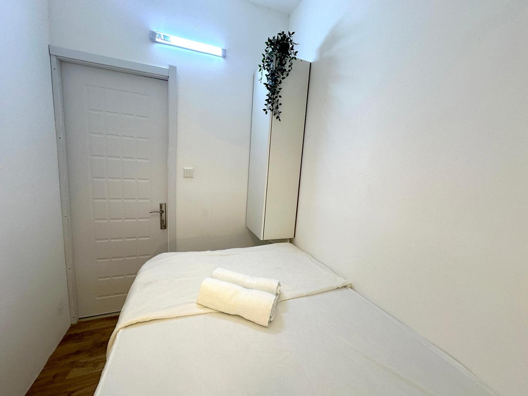 Executive Suite Room In Barsha 1 Near Moe Metro Dubai Buitenkant foto