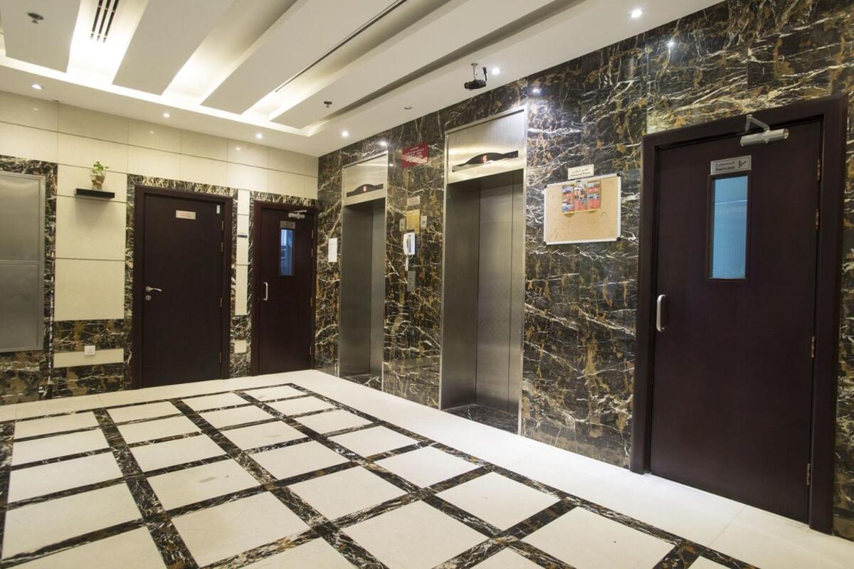 Executive Suite Room In Barsha 1 Near Moe Metro Dubai Buitenkant foto