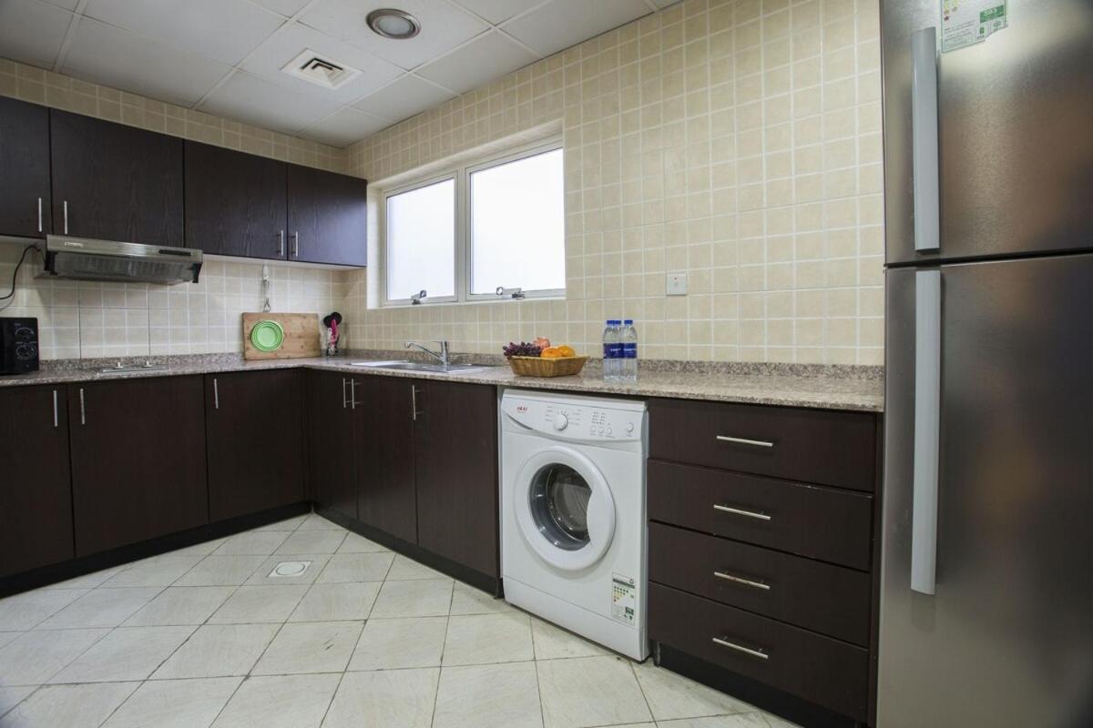 Executive Suite Room In Barsha 1 Near Moe Metro Dubai Buitenkant foto