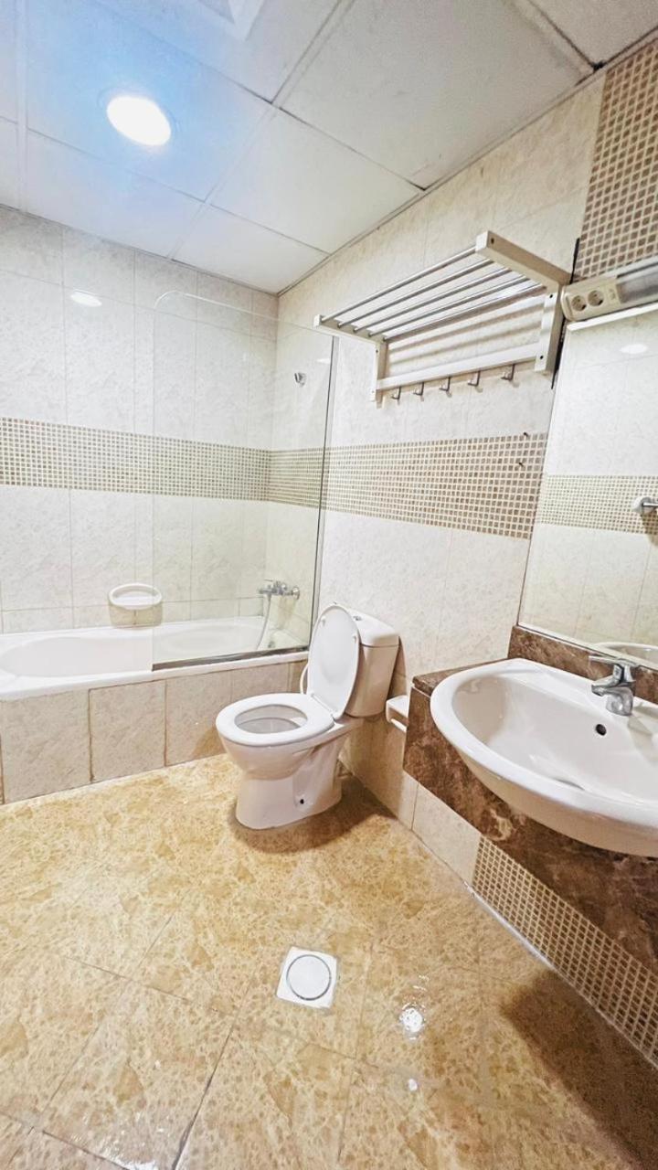 Executive Suite Room In Barsha 1 Near Moe Metro Dubai Buitenkant foto