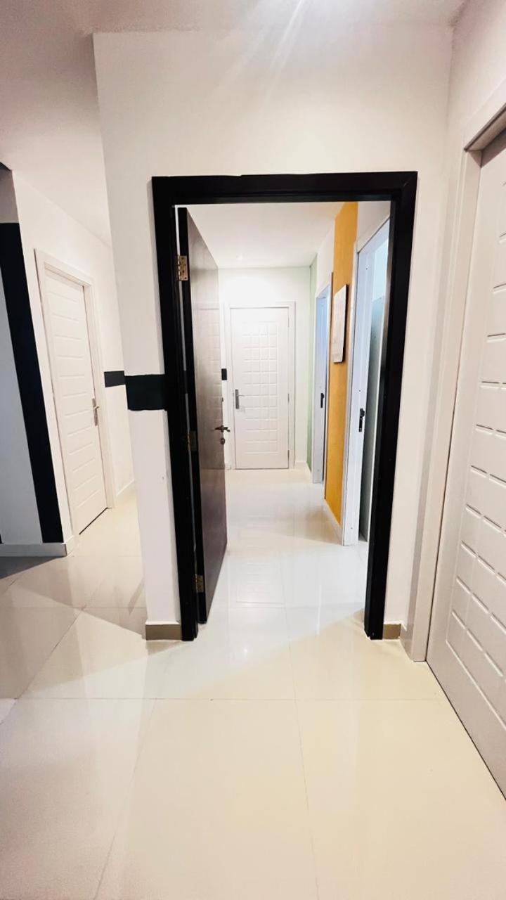 Executive Suite Room In Barsha 1 Near Moe Metro Dubai Buitenkant foto